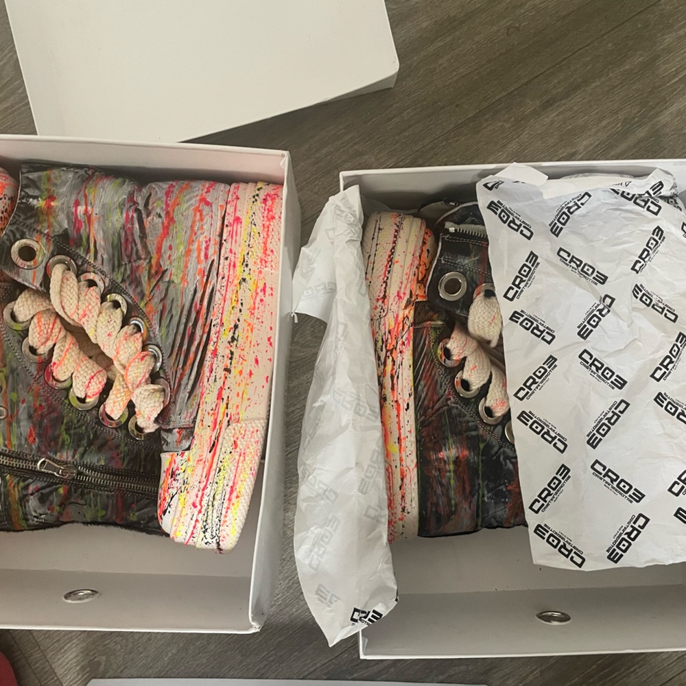Cristian Zero Tre’s ‼️ (Italy)
Women’s 5.5 US (38 EU) // Men’s Size 7 (40 EU) ‼️